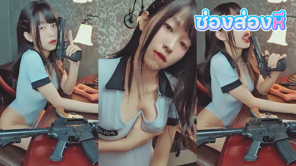 คลิปหลุดOnlyfans Kimmyyoy สาวชุดคอสเพลย์มาโชว์เสียวแหวกขาเขี่ยหีนวดนมลีลาแจ่มๆร่อนเอวโครตดีลีลาโดนๆต่อด้วยขย่ำนมอย่างเด็ด